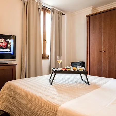 Grand Italia Hotel 4*