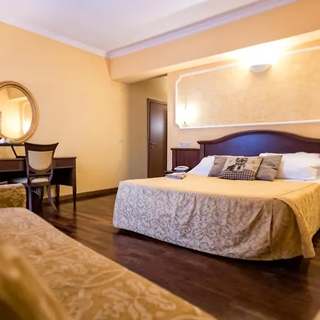 Grand Italia Hotel 4*