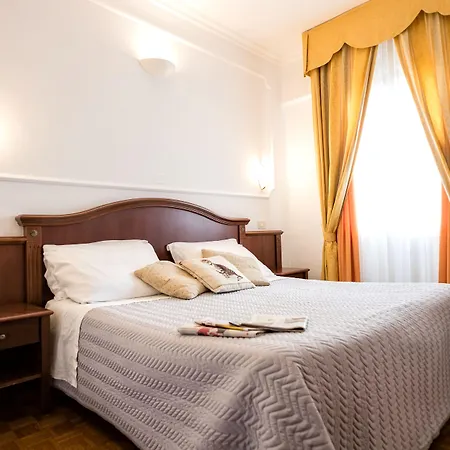 Grand Italia Hotel 4*