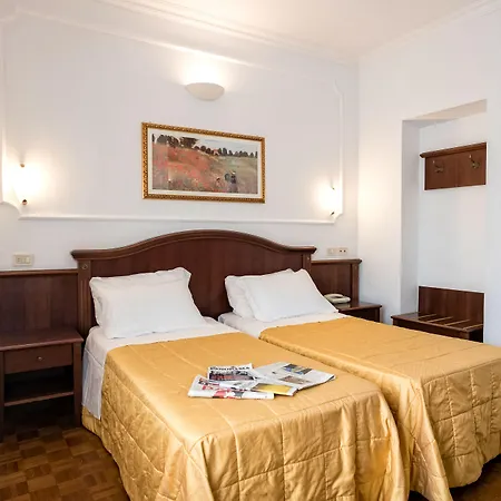 Hotel Grand Italia 4*