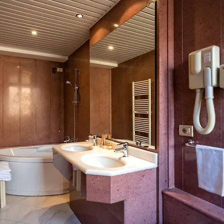 Grand Italia Hotel 4*