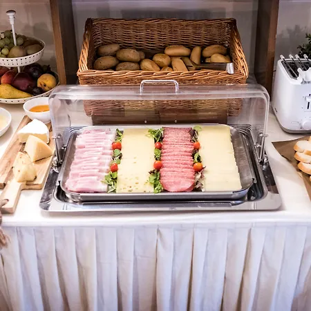 Grand Italia Hotel 4*