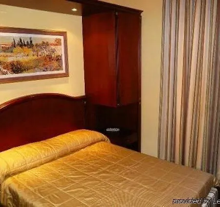 Ξενοδοχείο Grand Italia 4*