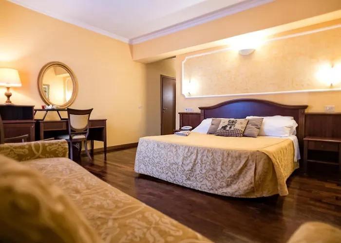 Grand Italia Hotel 4*